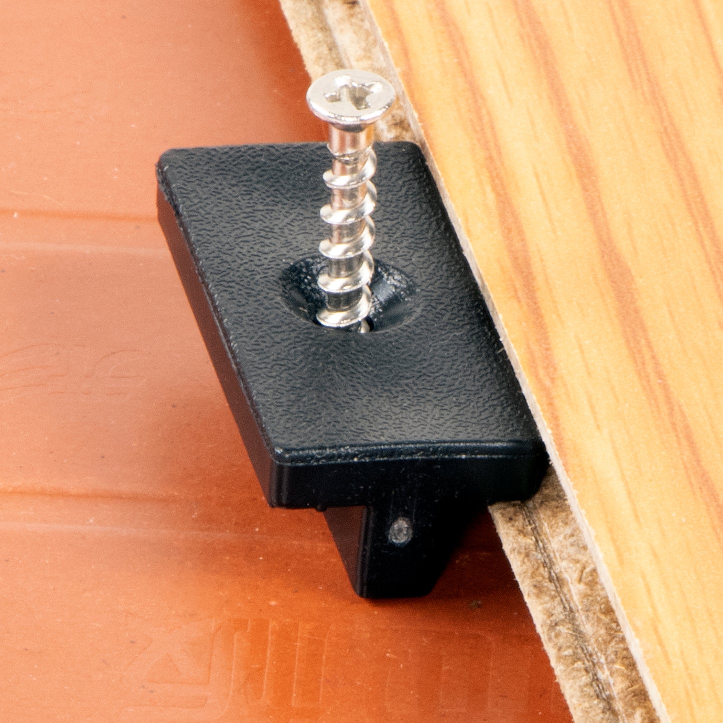 100 Composite Decking Hidden Fixing Fasteners Plastic T Clips & Black Screws